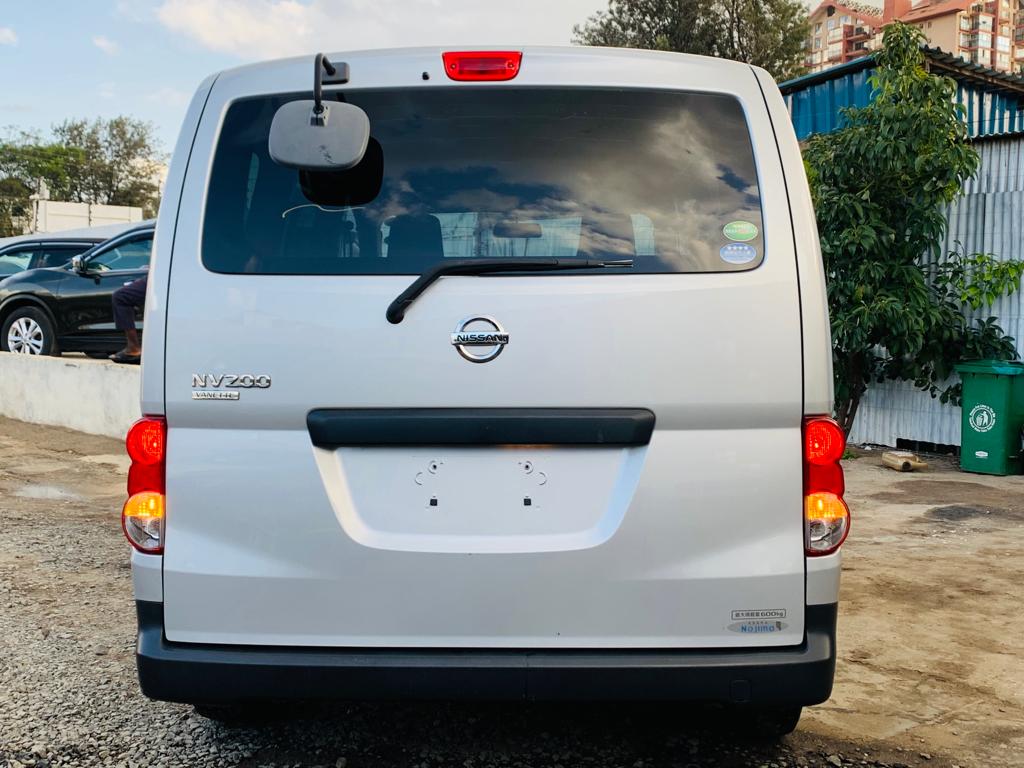 Nissan Nv 200